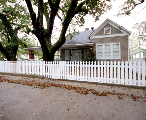 721 Moss, Lake Charles, Calcasieu, Louisiana, United States 70601, 3 Bedrooms Bedrooms, ,2 BathroomsBathrooms,House,For Rent,Moss,1146